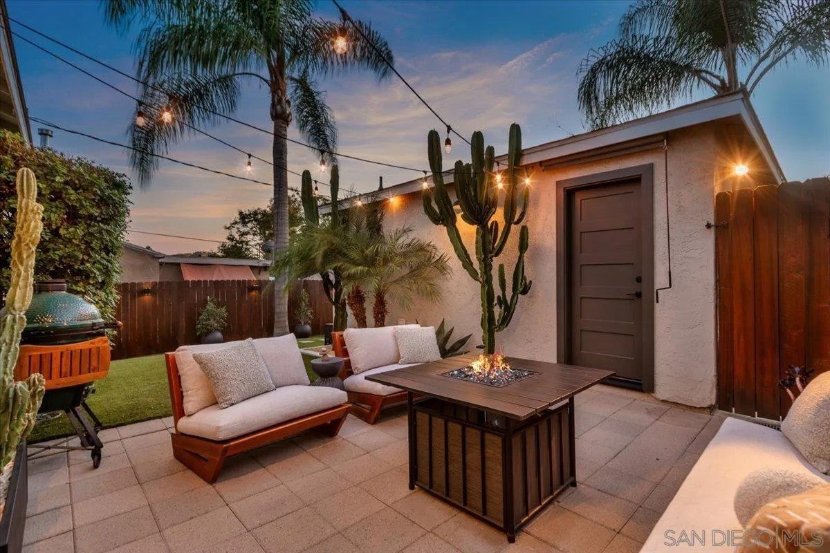 4394 Pomona Ave