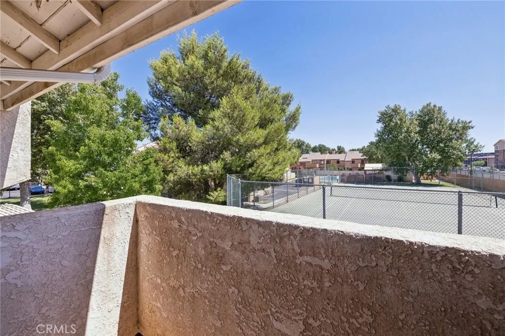 1832 E Avenue J2 2