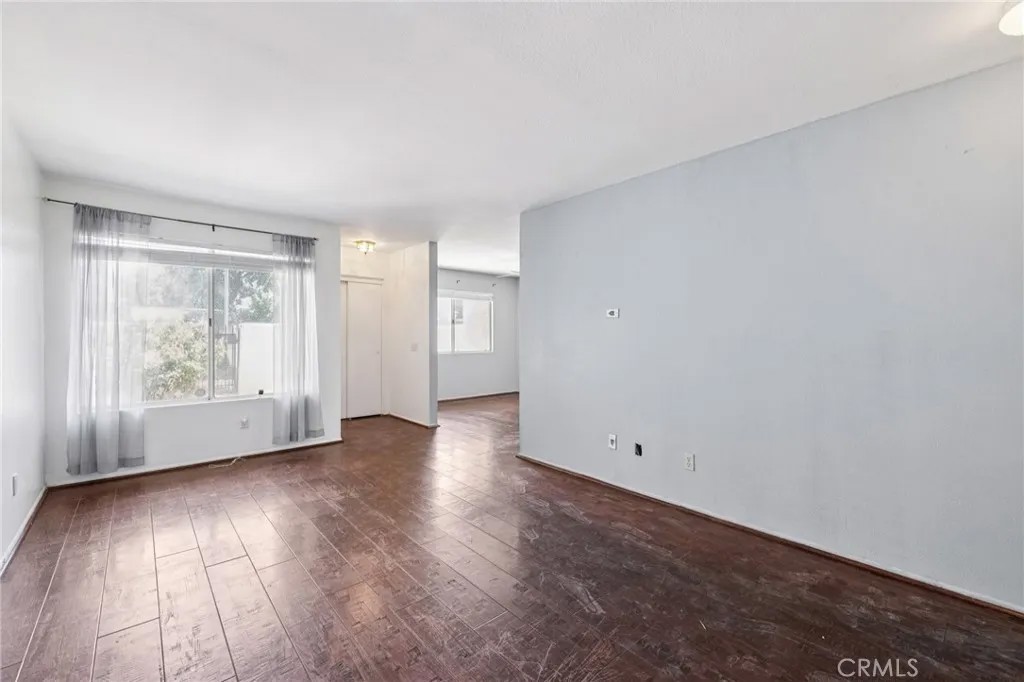 1832 E Avenue J2 2