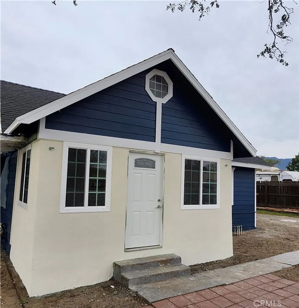 Photo of 7918 Sierra Avenue, Fontana, CA 92336 (MLS # CV26015468)