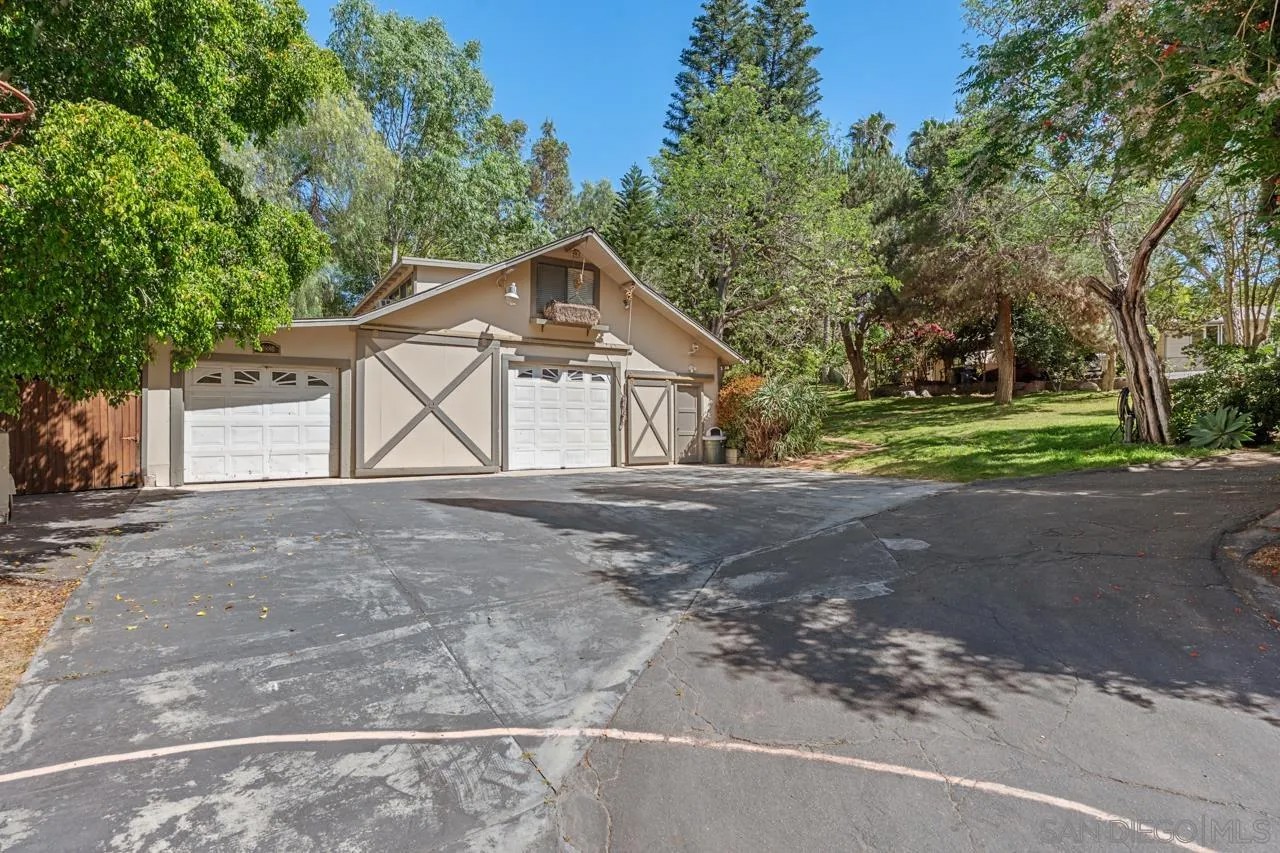 10880 Hess Drive