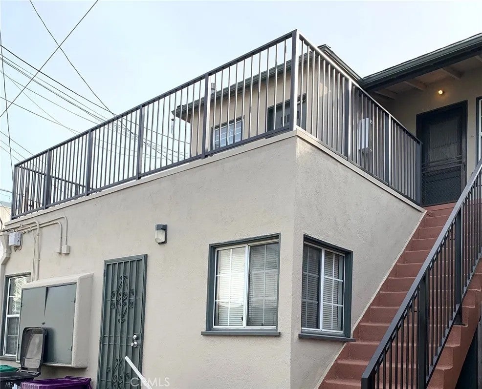 143 Pomona