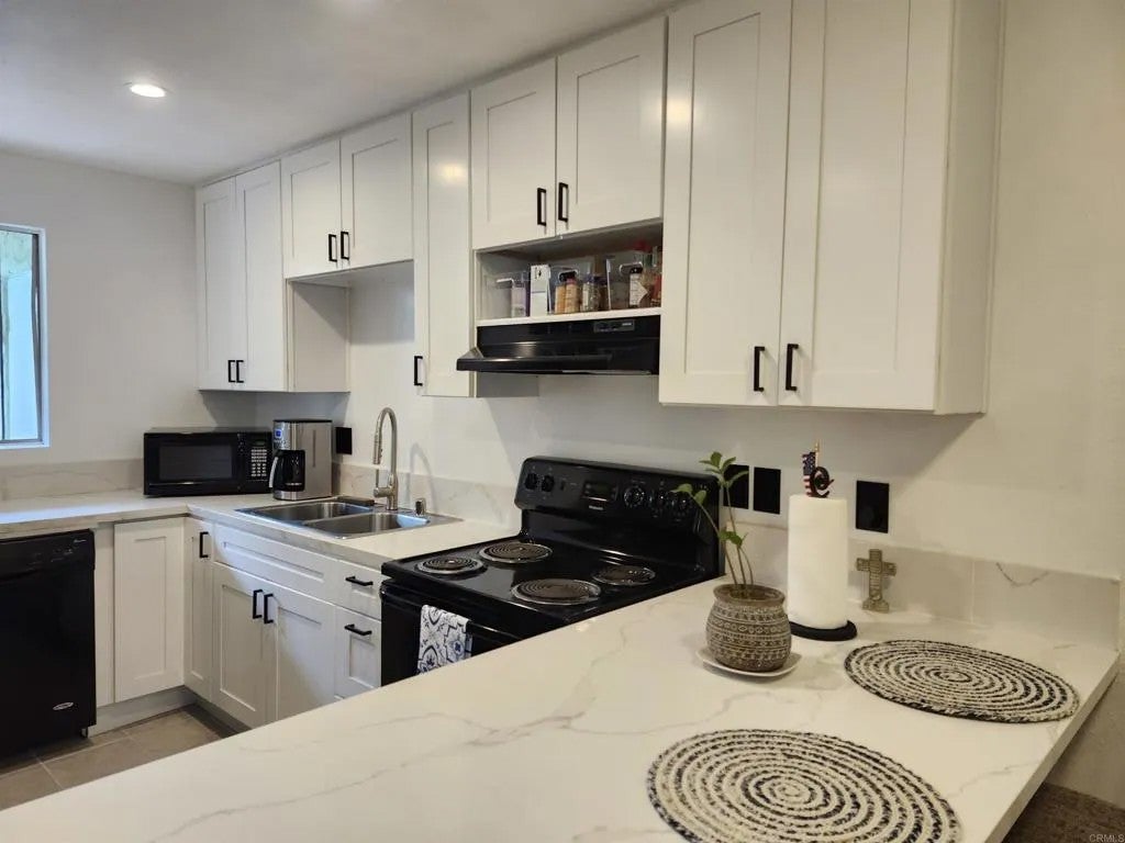 Photo of 170 E Street #D5, Chula Vista, CA 91910 (MLS # PTP2604424)
