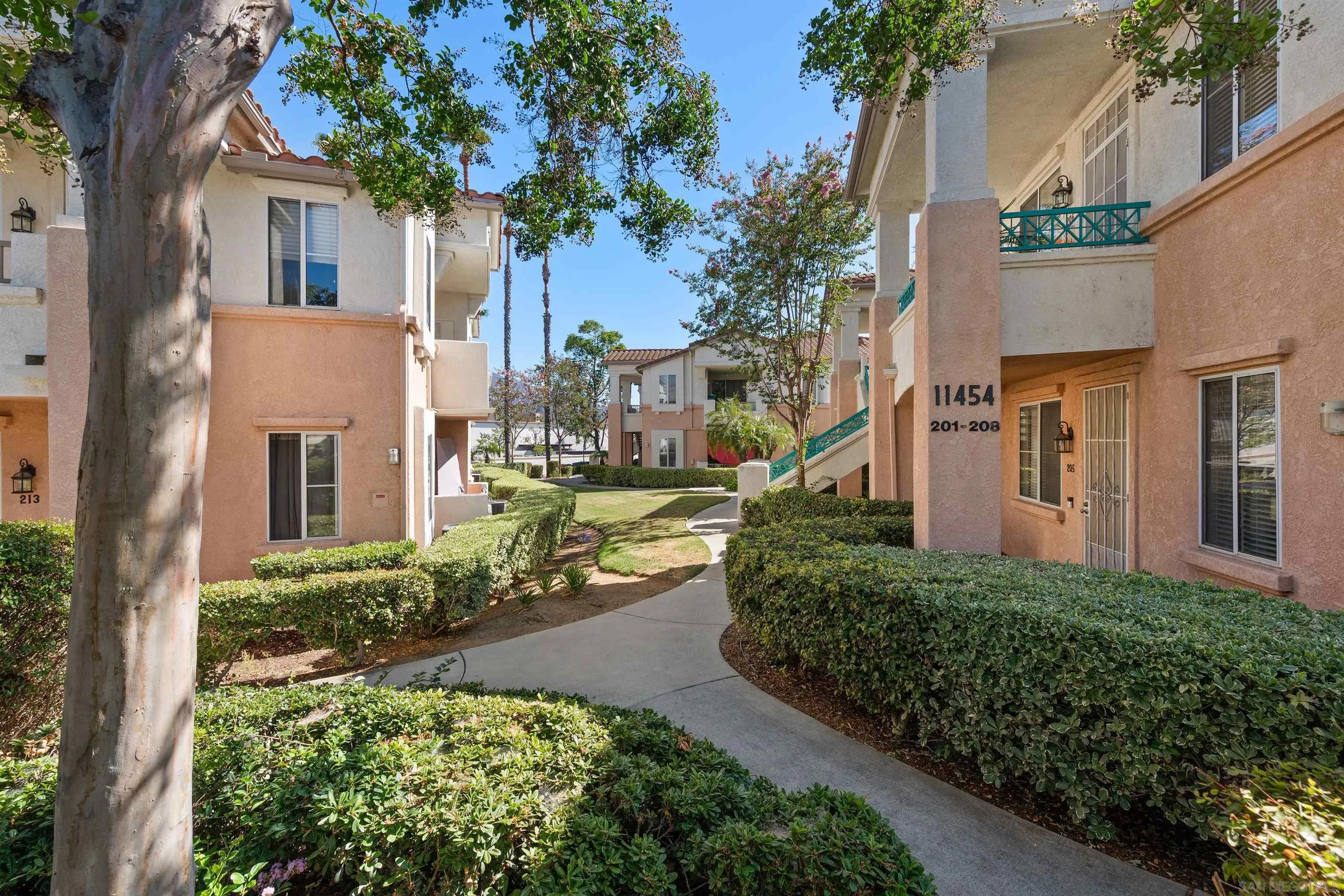 11454 Via Rancho San Diego 208