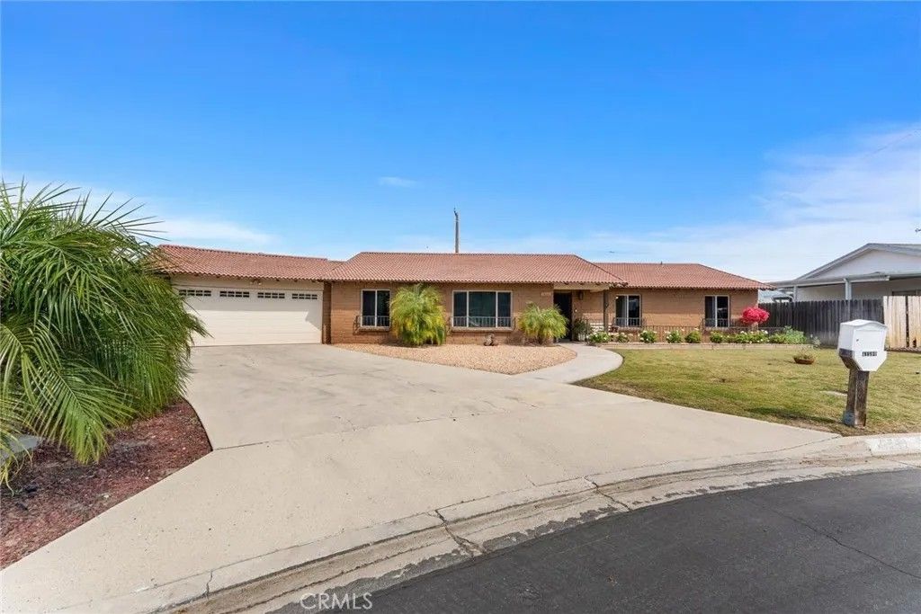 Photo of 41590 Lori Ln, Hemet, CA 92544 (MLS # IG26067882)