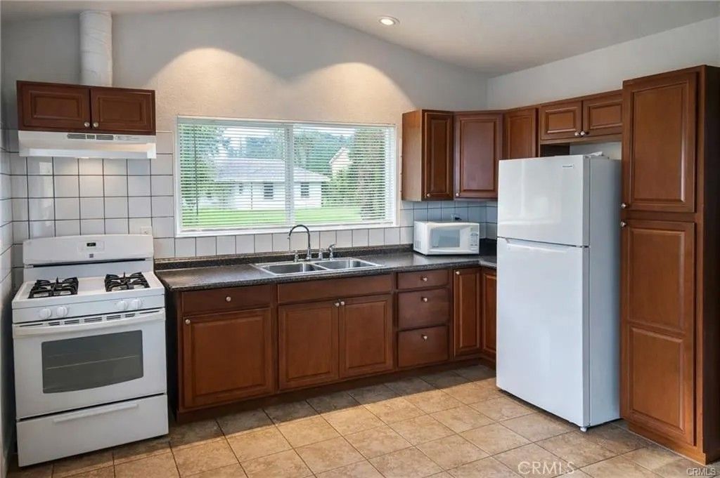 Photo of 494 Alta Mesa Drive, Riverside, CA 92507 (MLS # SR26080683)