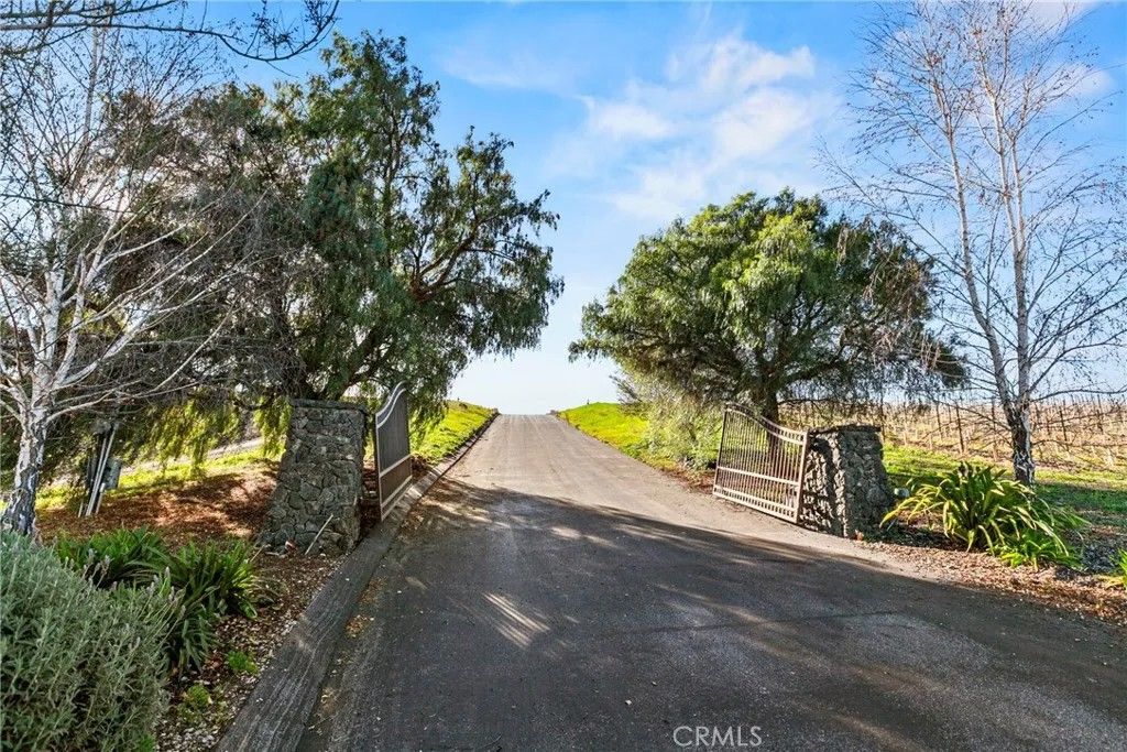 Photo of 7114 Orcutt Rd, San Luis Obispo, CA 93401 (MLS # SC25279324)