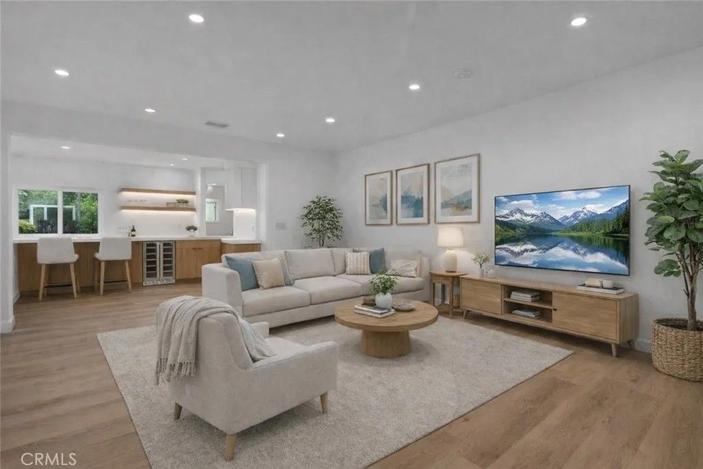 Photo of 5730 Stansbury Avenue, Van Nuys, CA 91401 (MLS # SR26006075)