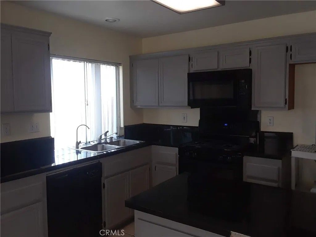 Photo of 828 Greenwich Court, Hemet, CA 92545 (MLS # PW26107359)