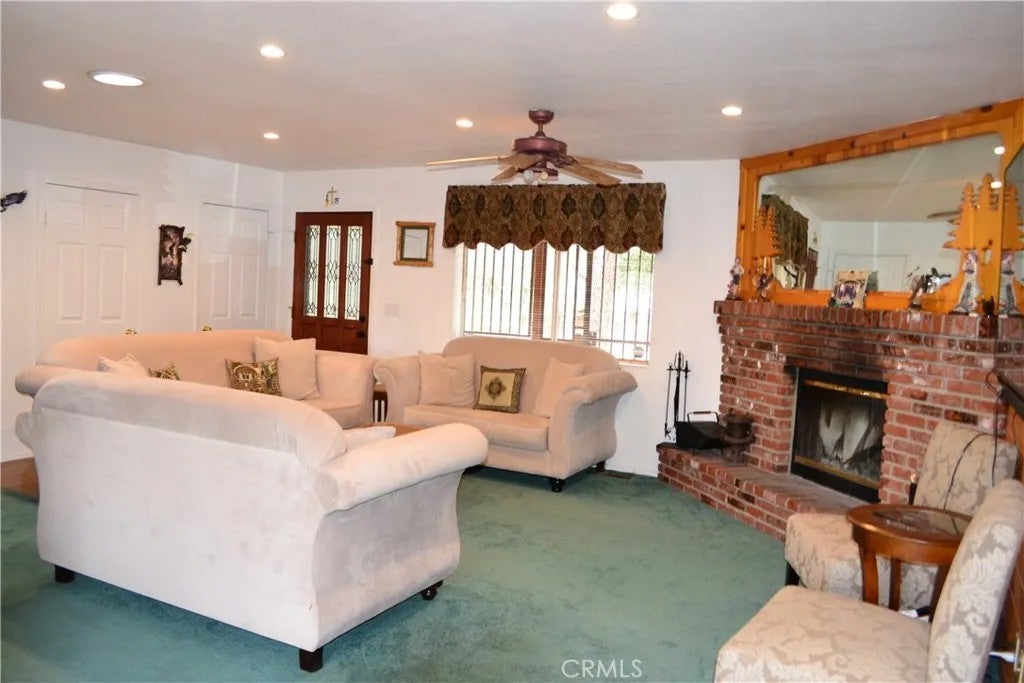 2305 Freeman