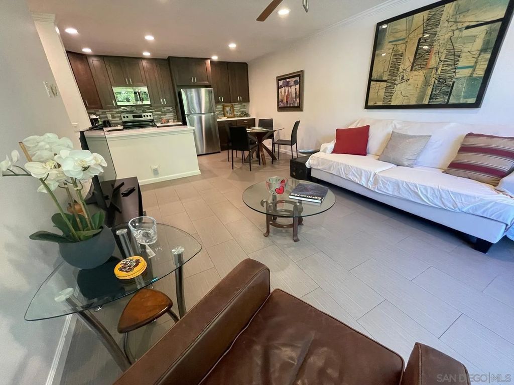 Photo of 2510 Torrey pines Rd #413, La Jolla, CA 92037 (MLS # 250045523)