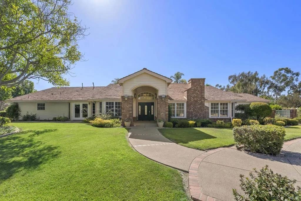 Photo of 5427 La Crescenta, Rancho Santa Fe, CA 92067 (MLS # NDP2607518)