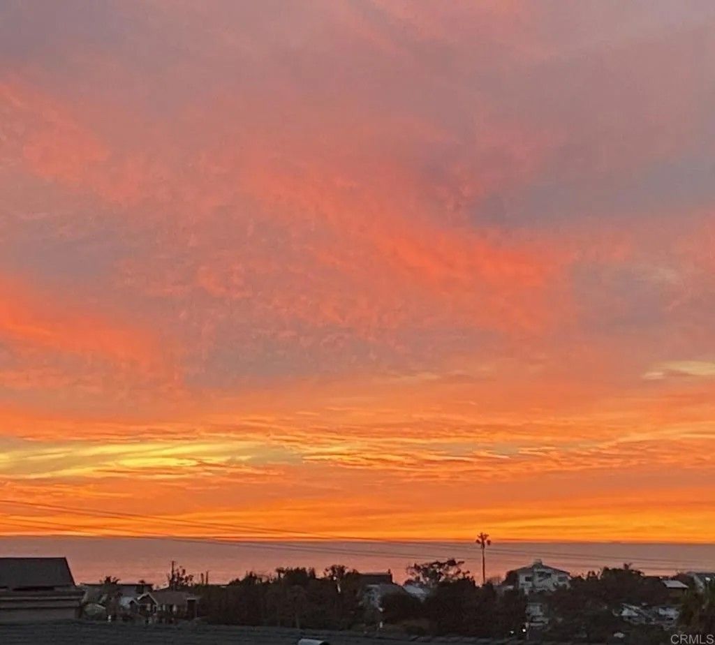 Photo of 553 Hygeia Ave. Avenue, Encinitas, CA 92024 (MLS # NDP2600453)