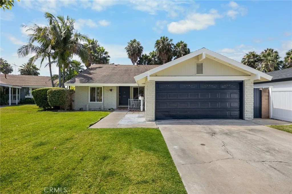 1130 E 21st