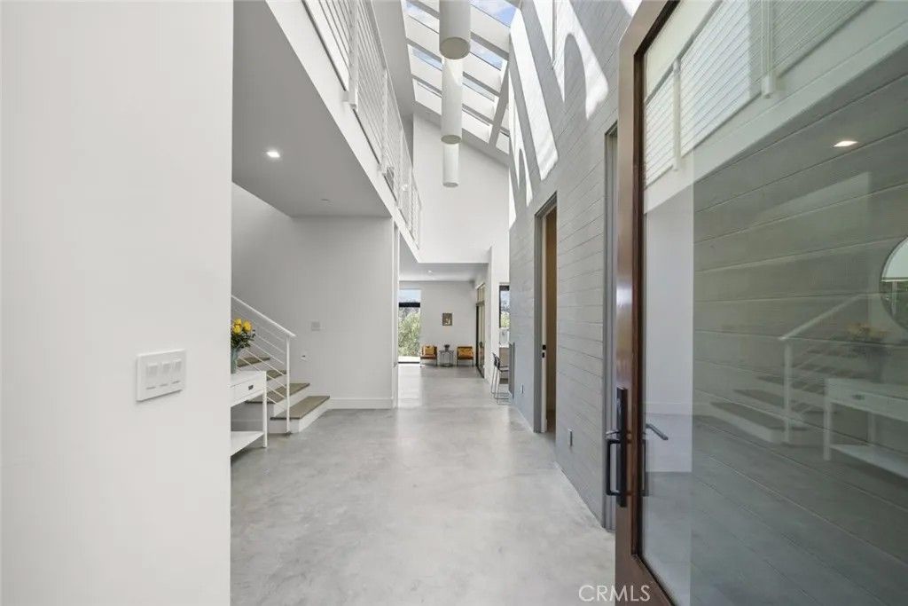 Photo of 18177 Knoll Hill, Granada Hills, CA 91344 (MLS # SR26066628)