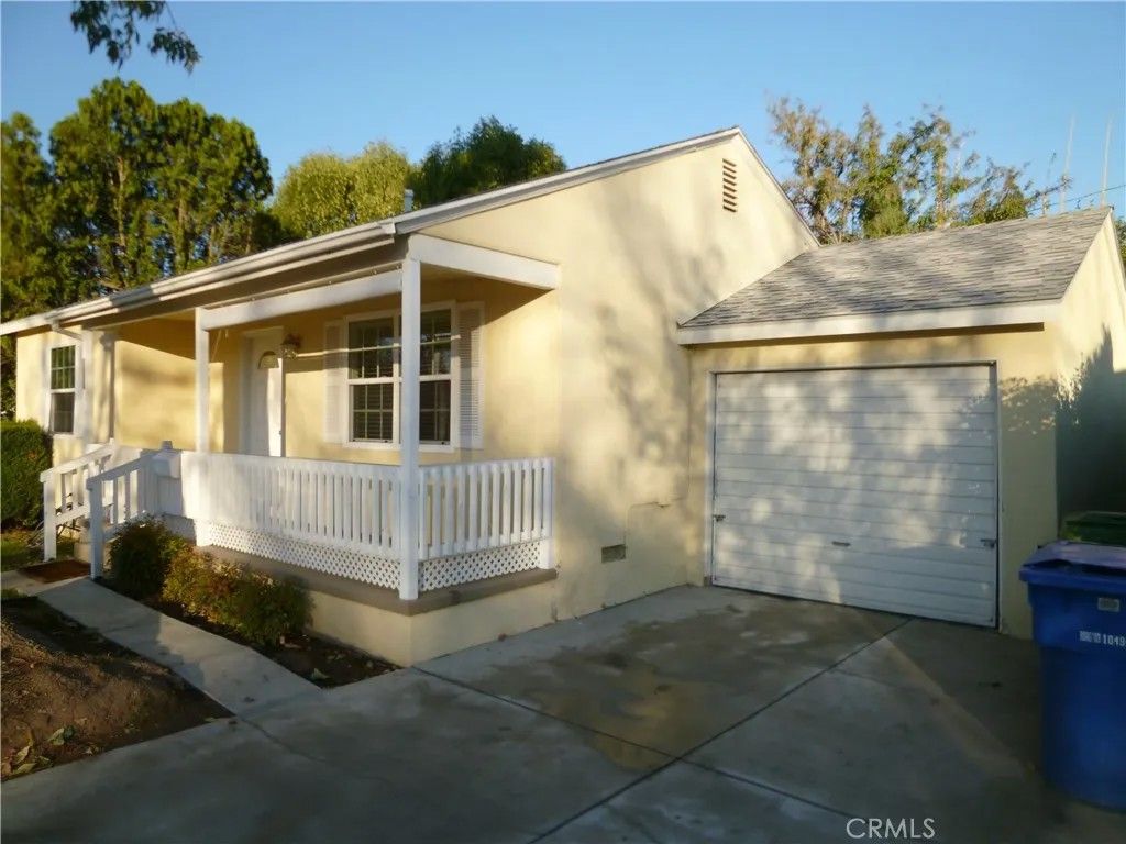 Photo of 5934 White Oak Ave, Encino, CA 91316 (MLS # SR26074584)