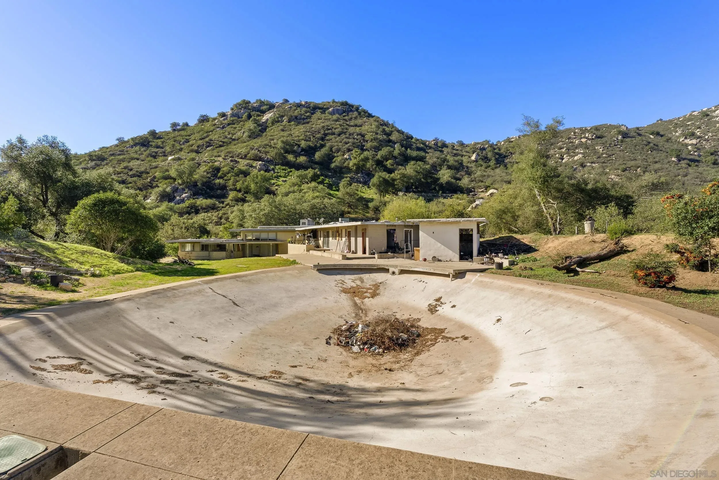 Valley Center, California 92082, United States, 3 Bedrooms Bedrooms, ,4 BathroomsBathrooms,Residential,Active,256741