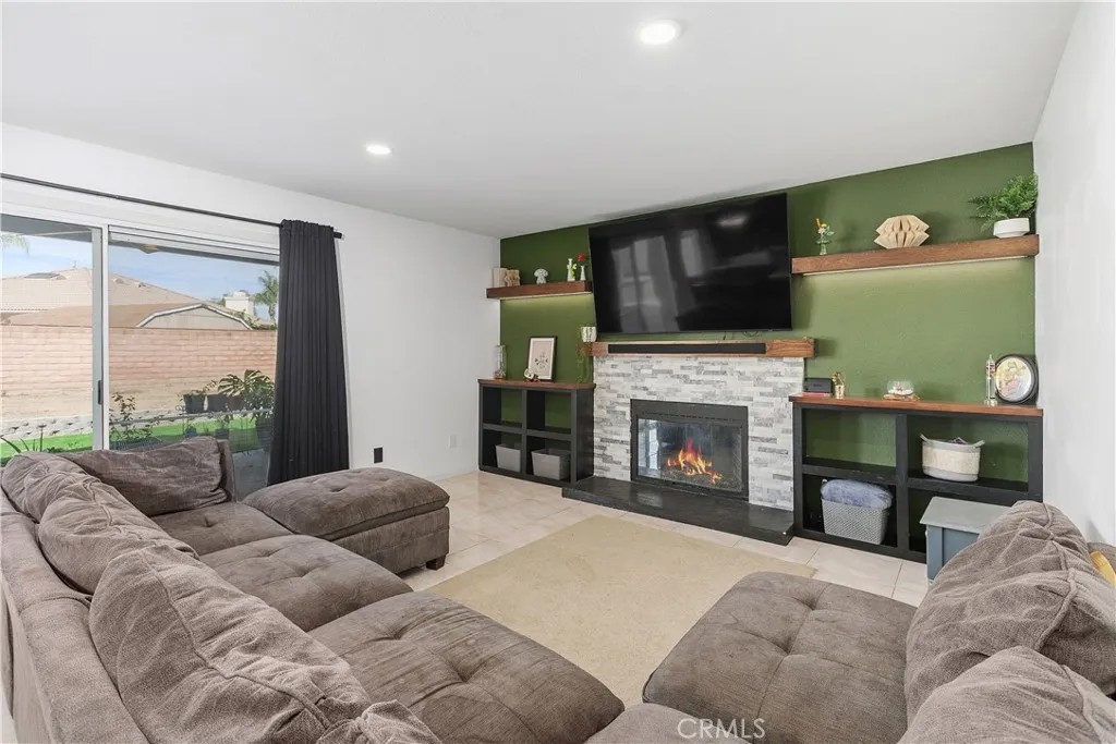 30318 Deer Meadow