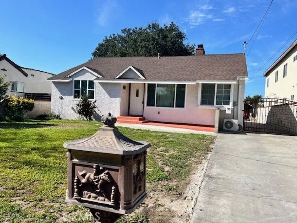 Photo of 6013 N Walnut Grove, San Gabriel, CA 91775 (MLS # AR26036559)