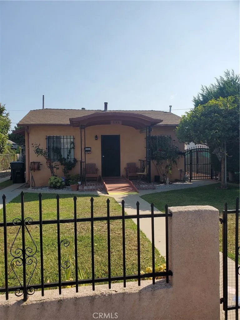 1144 E 65th
