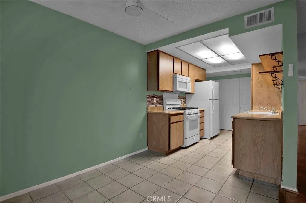 3280 Little Mountain Drive A