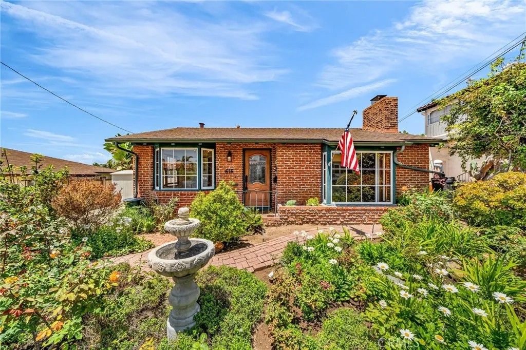 Photo of 616 Rushville Street, La Jolla, CA 92037 (MLS # DW25166224)