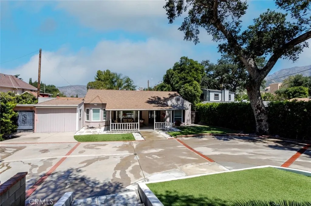 7284 Saint Estaban Street