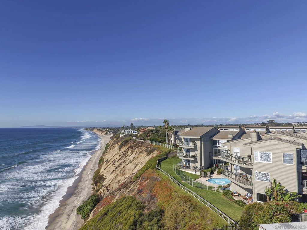 Photo of 940 Sealane Dr #5, Encinitas, CA 92024 (MLS # 250039605)