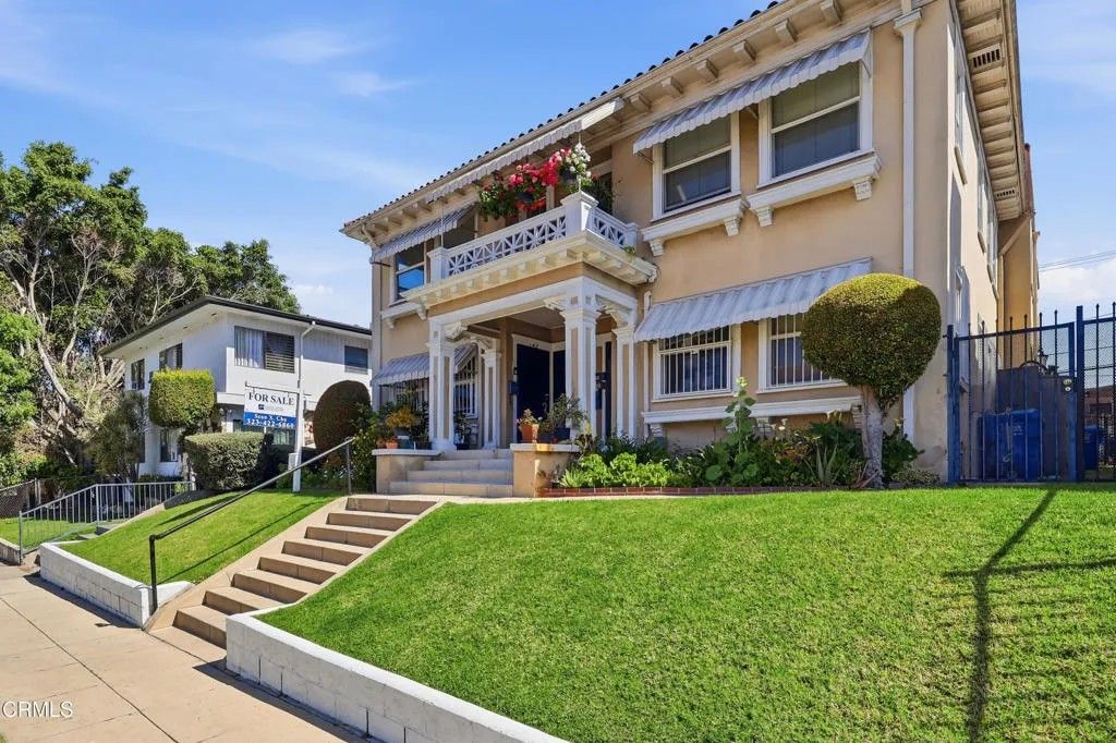 Photo of 142 S Manhattan Place, Los Angeles, CA 90004 (MLS # P1-26354)