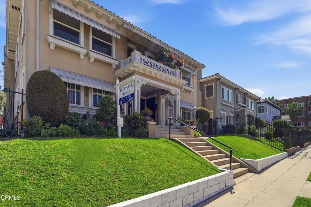 Photo of 142 S Manhattan Place, Los Angeles, CA 90004 (MLS # P1-26354)