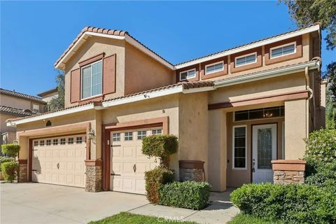 Photo of 30 Villa Valtelena, Lake Elsinore, CA 92532 (MLS # SW26052104)