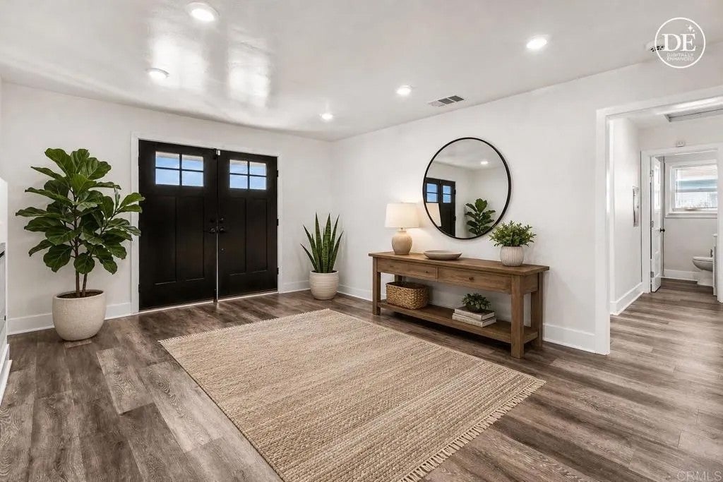 5206 La Paz Drive
