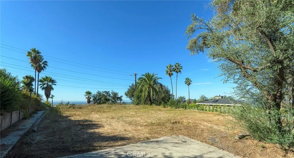 Photo of 446 Devonwood Rd, Altadena, CA 91001 (MLS # GD26195755)