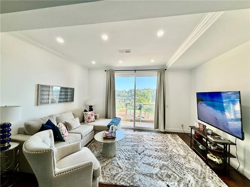 30902 Clubhouse 11F