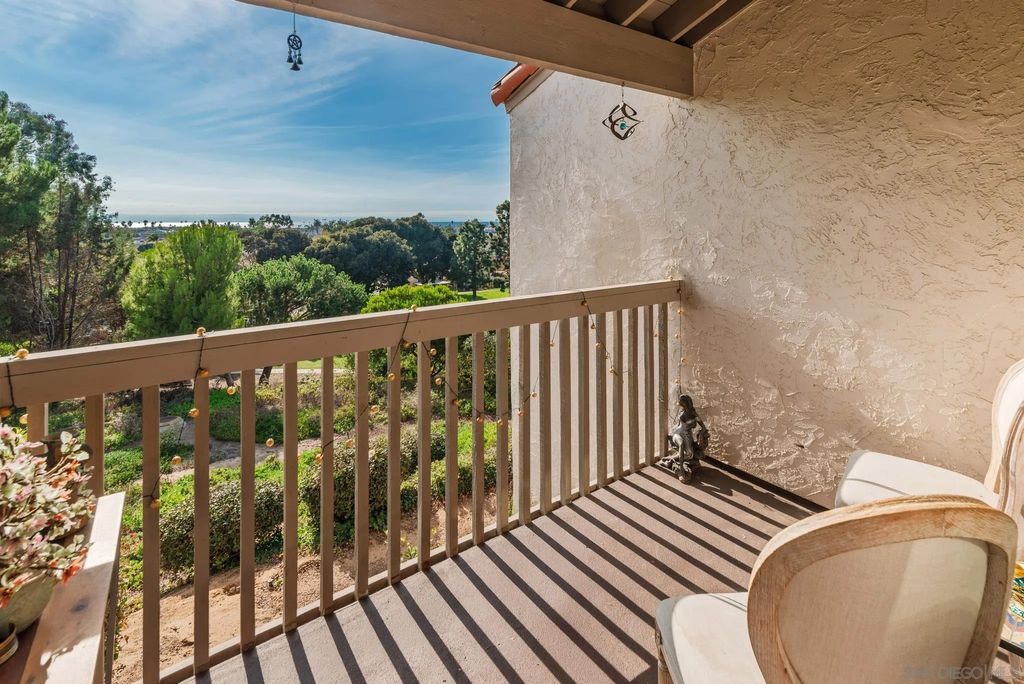 Photo of 907 Caminito Estrada #E, Carlsbad, CA 92011 (MLS # 250042934)