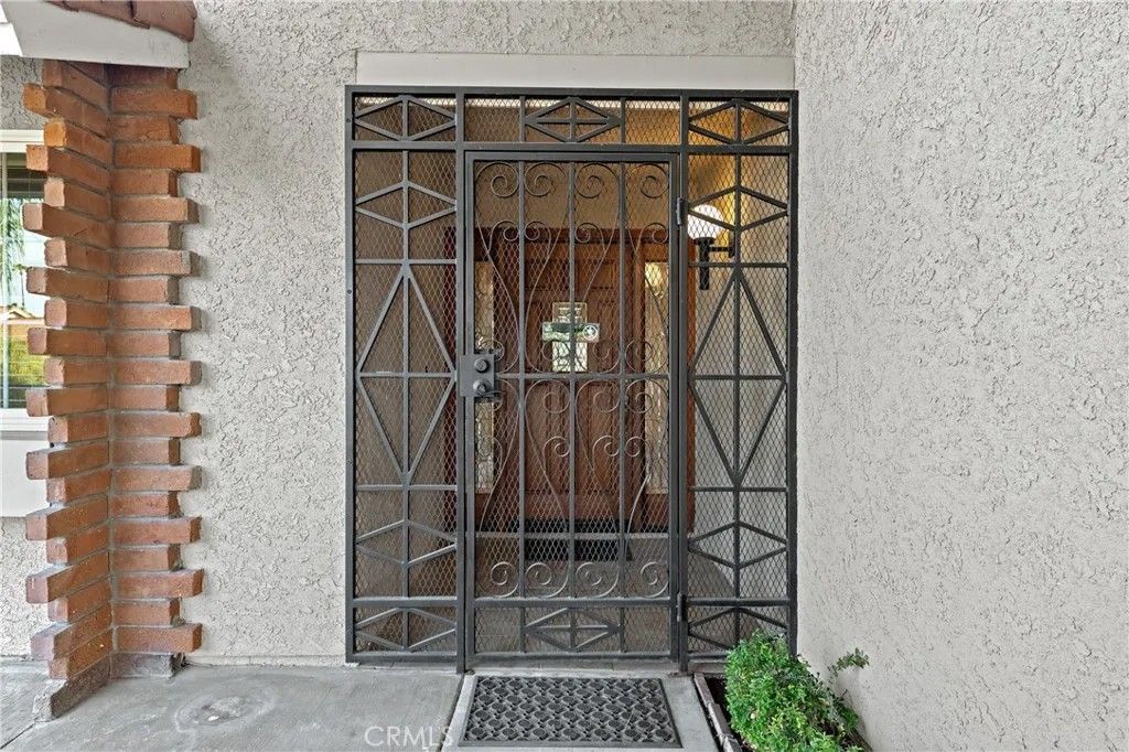 Photo of 2095 Silver Oak Way, Hemet, CA 92545 (MLS # SW26082625)