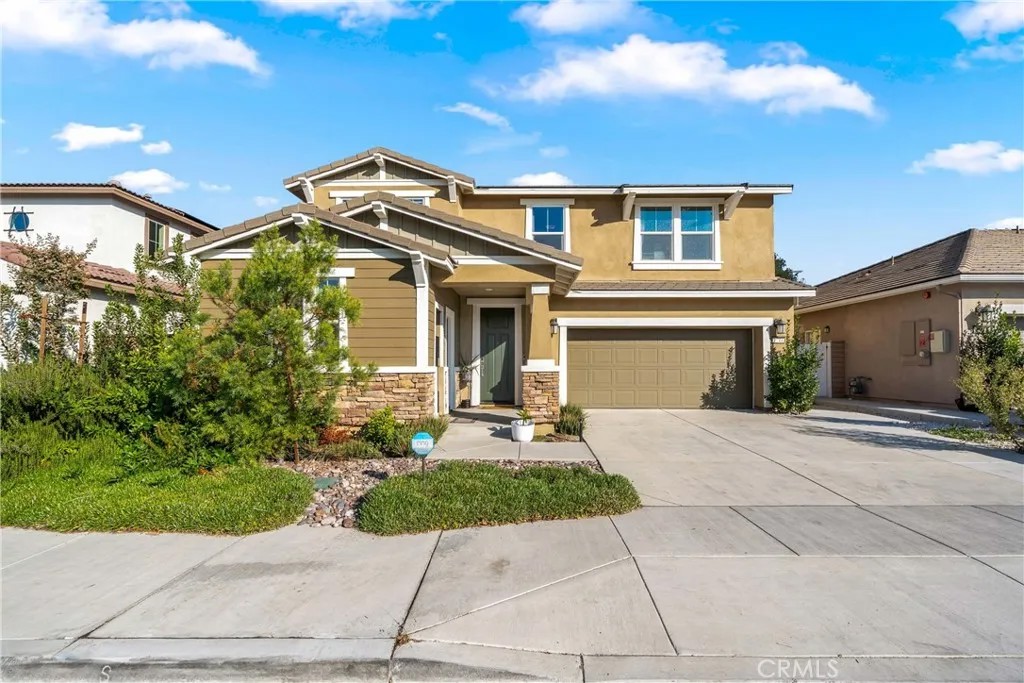 1744 Sunny Heights Lane