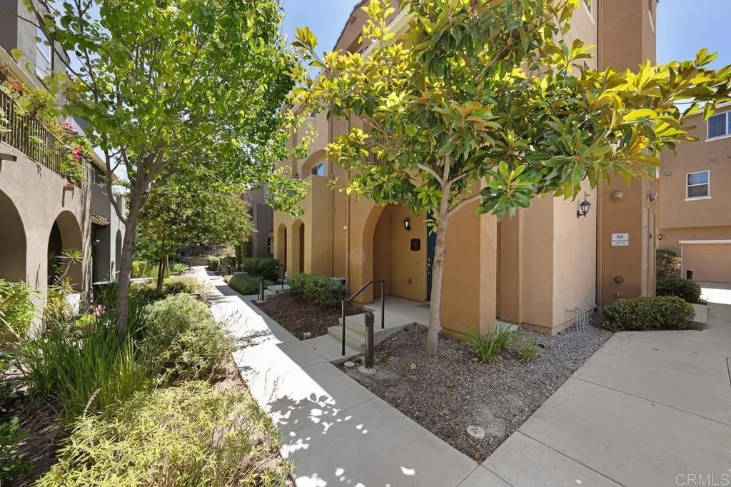 1823 Peach Court 9