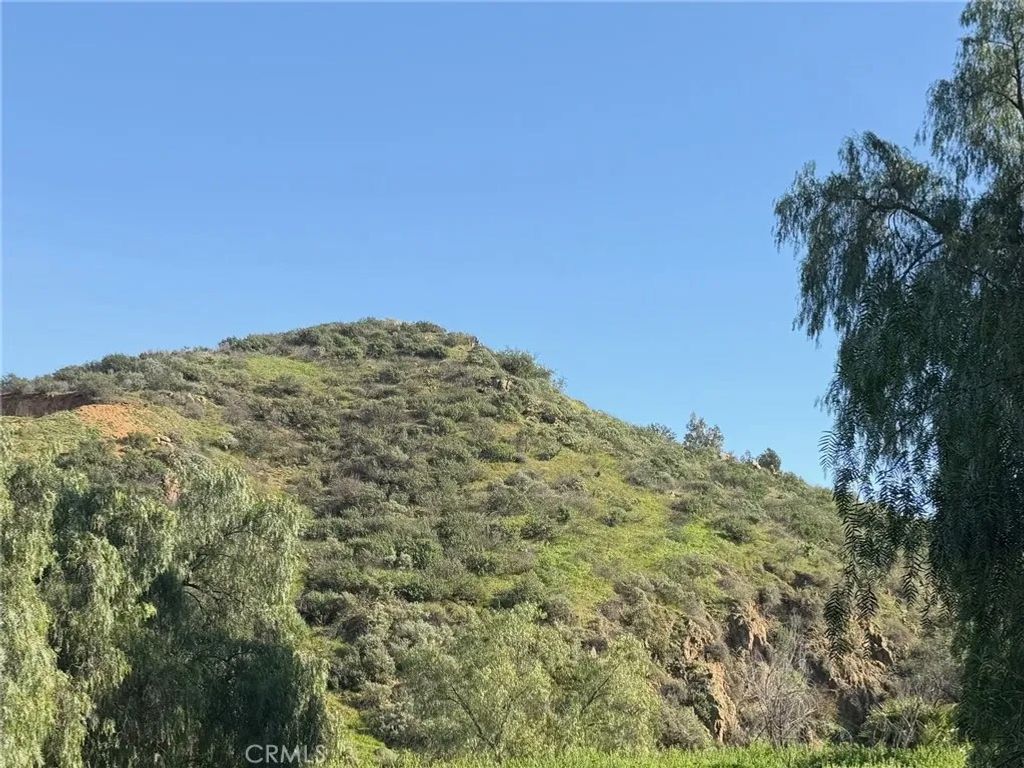 Photo of 17580 Wicker Way, Riverside, CA 92504 (MLS # IV26022704)