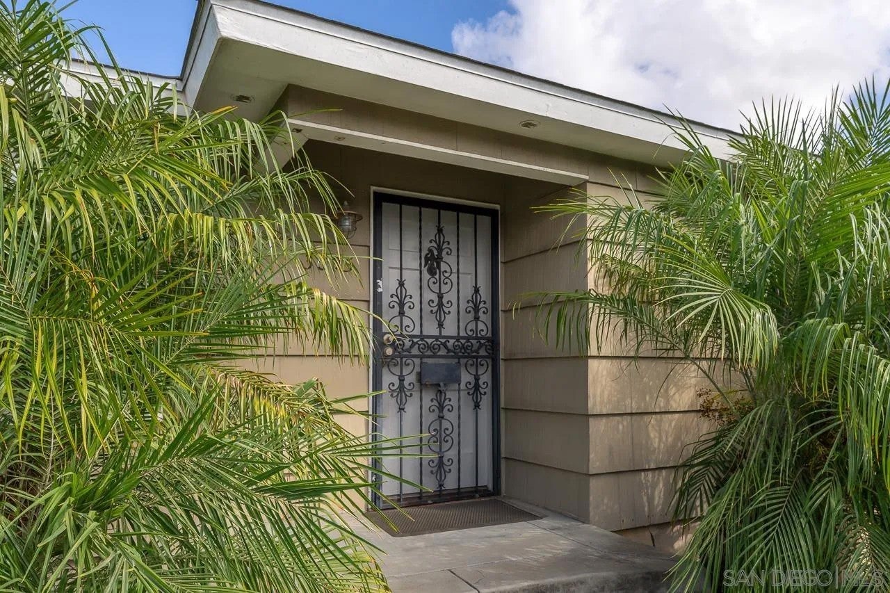3095 Nile St.