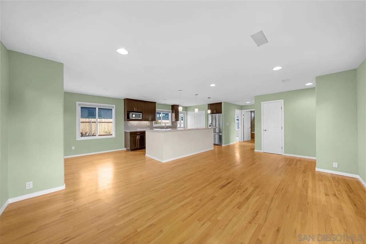 3095 Nile St.