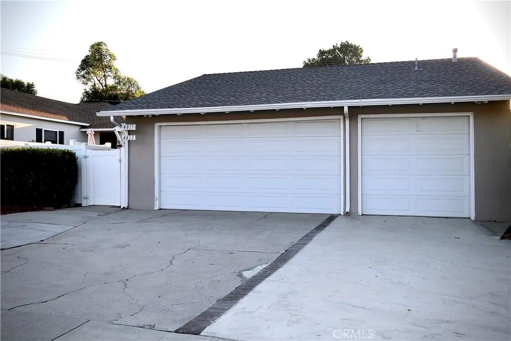 Photo of 4813 Topanga Canyon, Woodland Hills, CA 91364 (MLS # SR26084198)