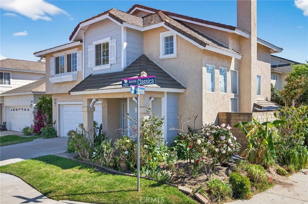 Photo of 1050 Avenida Classica, Oxnard, CA 93030 (MLS # SB26039678)