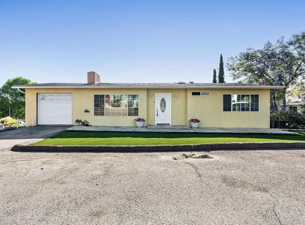 3984 N Granada