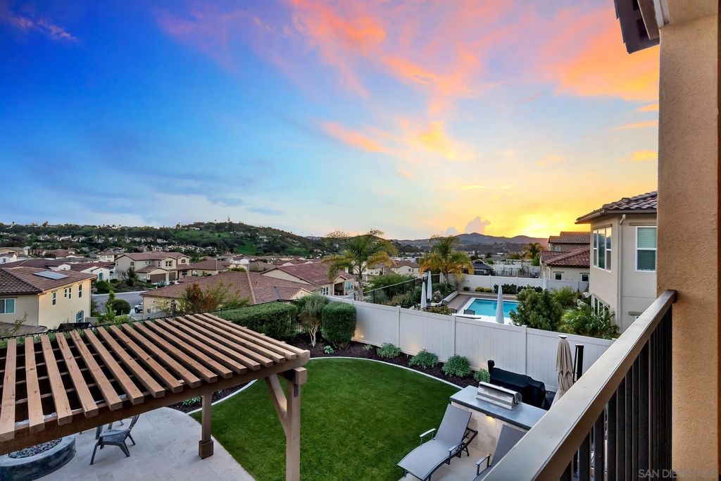 Photo of 1128 Witherby Ln, Escondido, CA 92026 (MLS # 260001621)