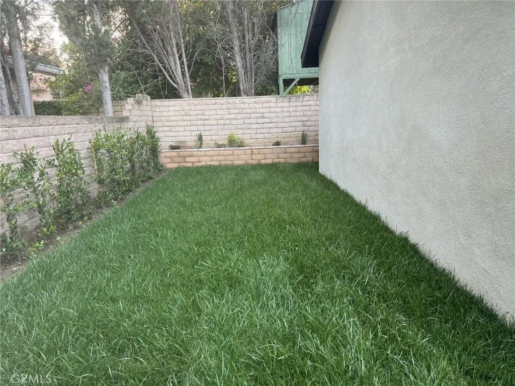 Photo of 17200 Lassen St, Northridge, CA 91325 (MLS # SR26061562)