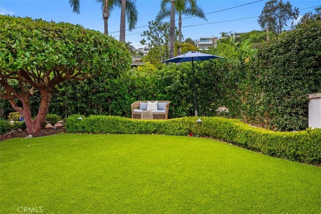 Photo of 340 Moss St, Laguna Beach, CA 92651 (MLS # LG26158371)