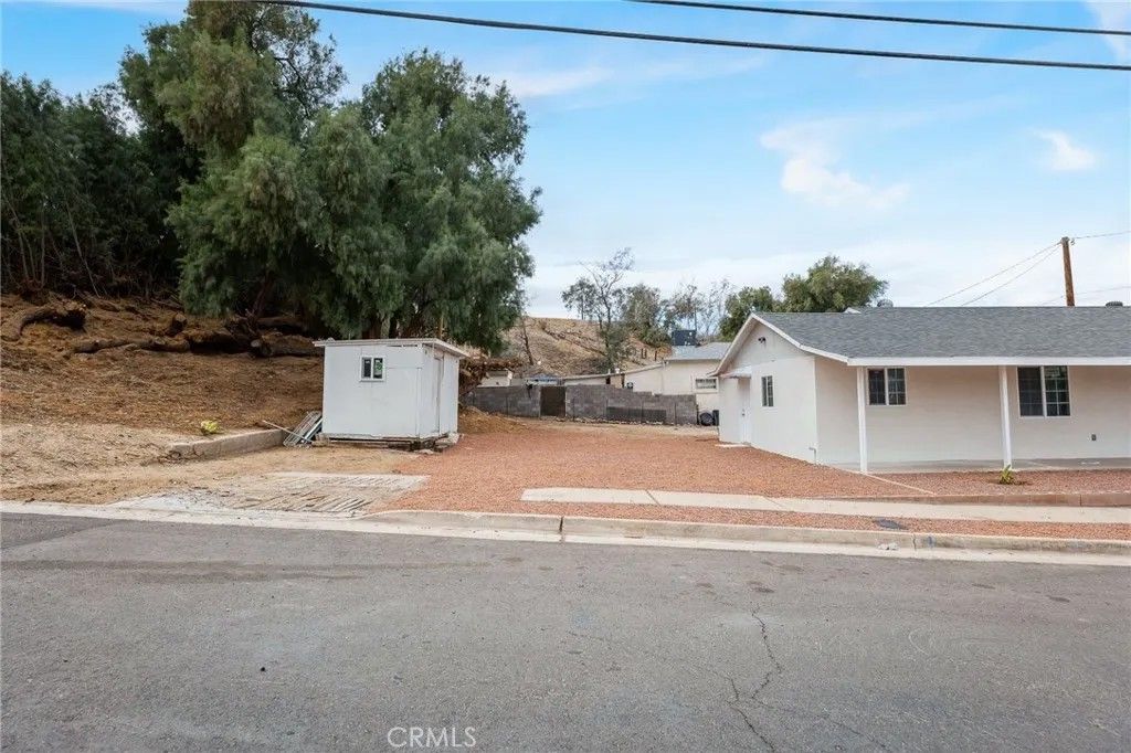 Photo of 501 B St, Needles, CA 92363 (MLS # WS26063884)