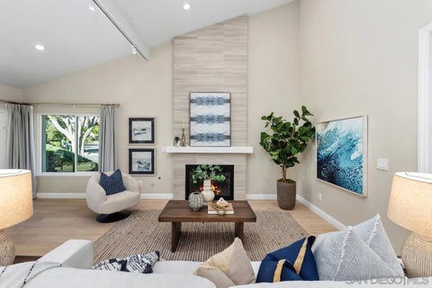 Photo of 1728 Caminito Ardiente, La Jolla, CA 92037 (MLS # 260021620)