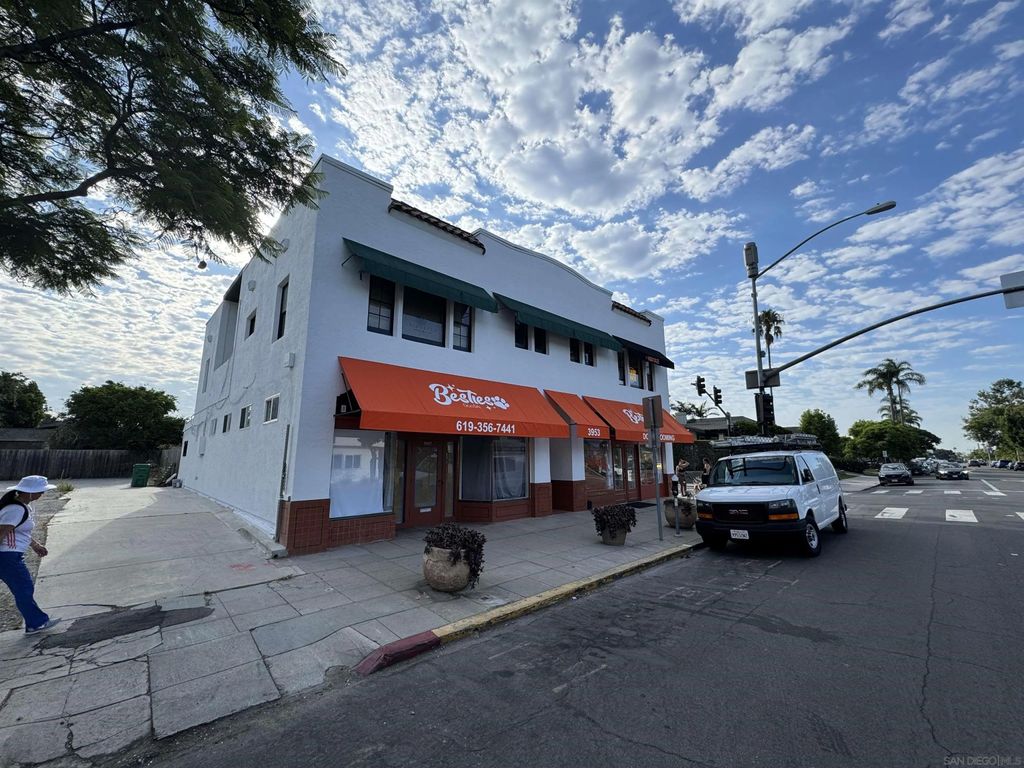 Photo of 3953 Goldfinch St, San Diego, CA 92103 (MLS # 260005215)